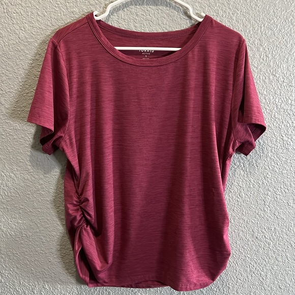 Torrid Active size 1 mauve top with side rushing - Picture 5 of 5
